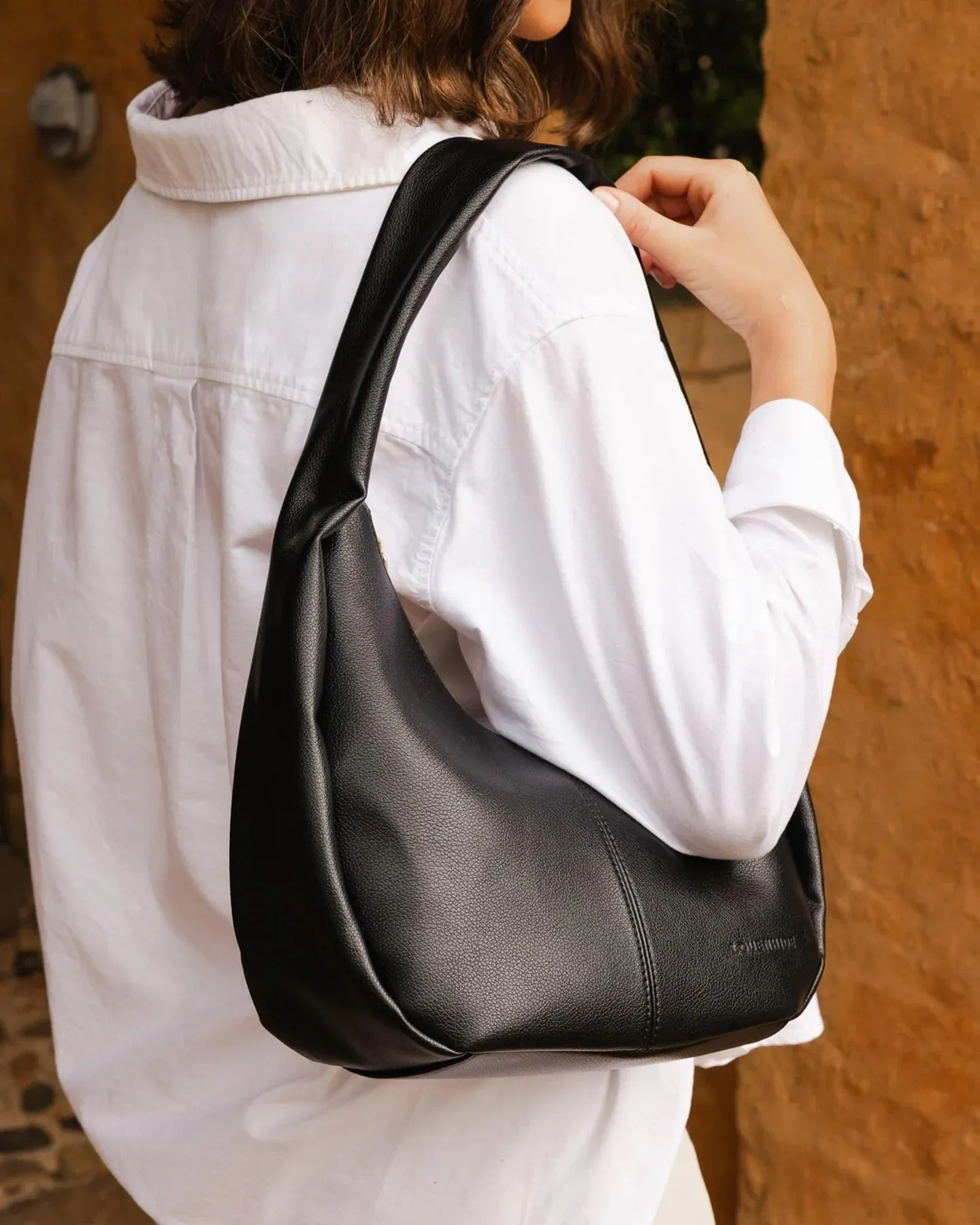 CAPRI SHOULDER BAG BLACK