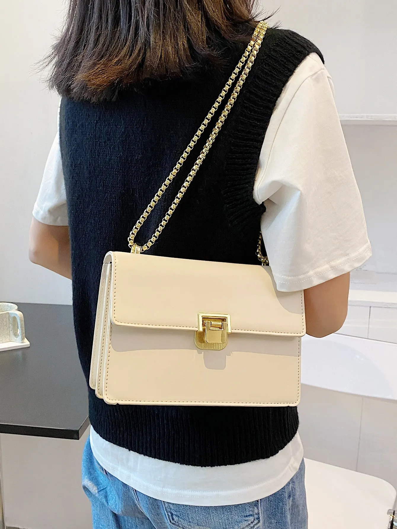 Metal Lock Chain Shoulder Bag