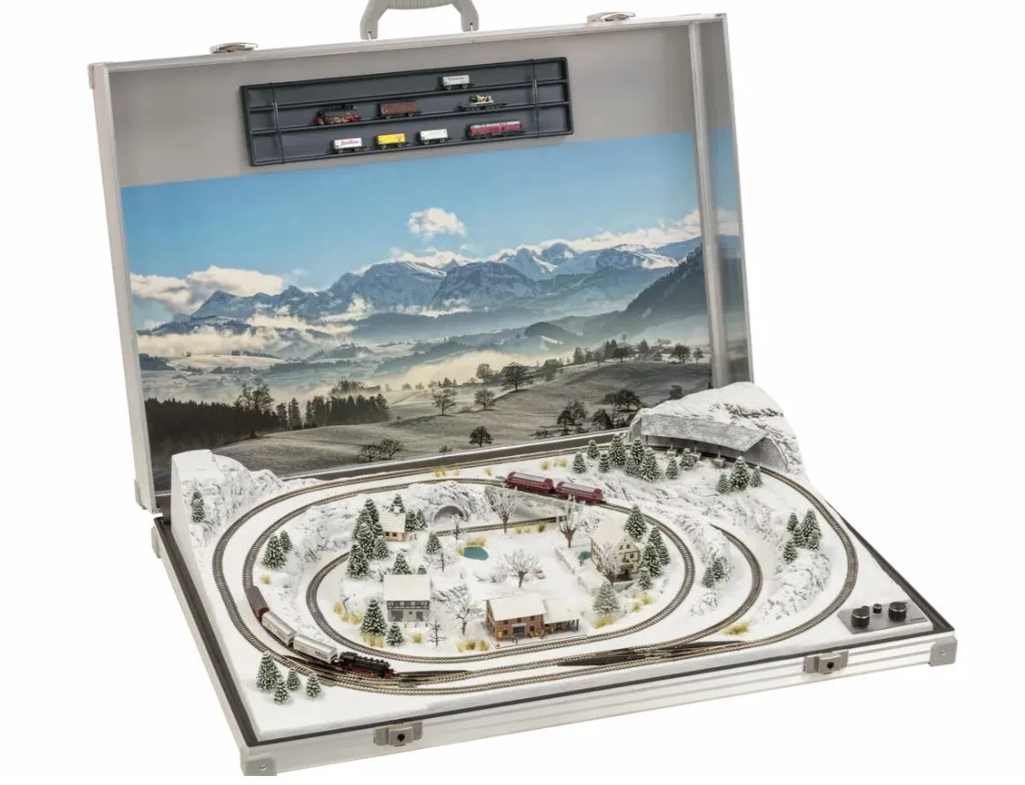 Noch Z 88308 Deluxe Z gauge Two Trains Briefcase Layout Interlaken Dimensions 32 x 22 x 6