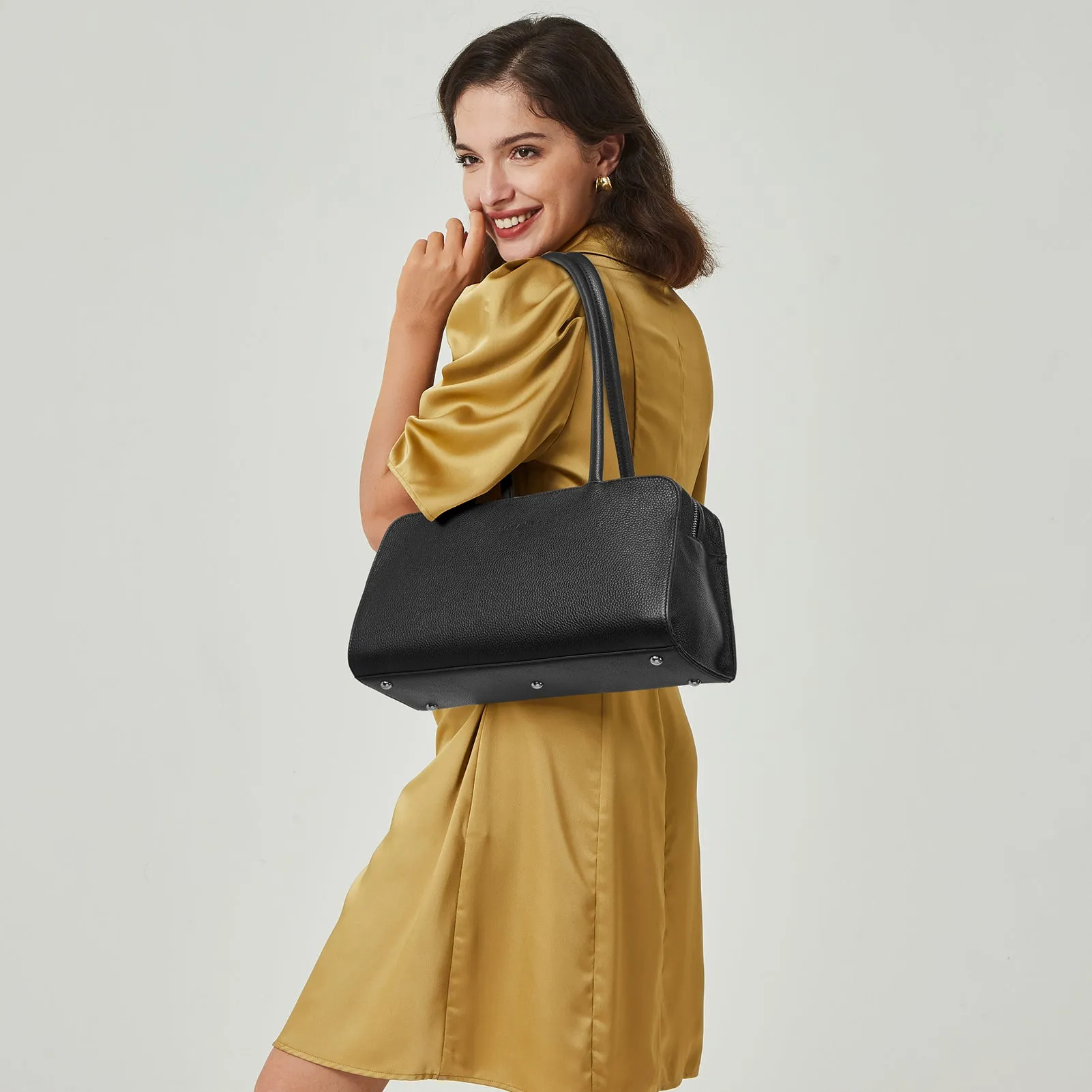 Otilia Functional and Fashionable Leather Shoulder Bag for Ladies