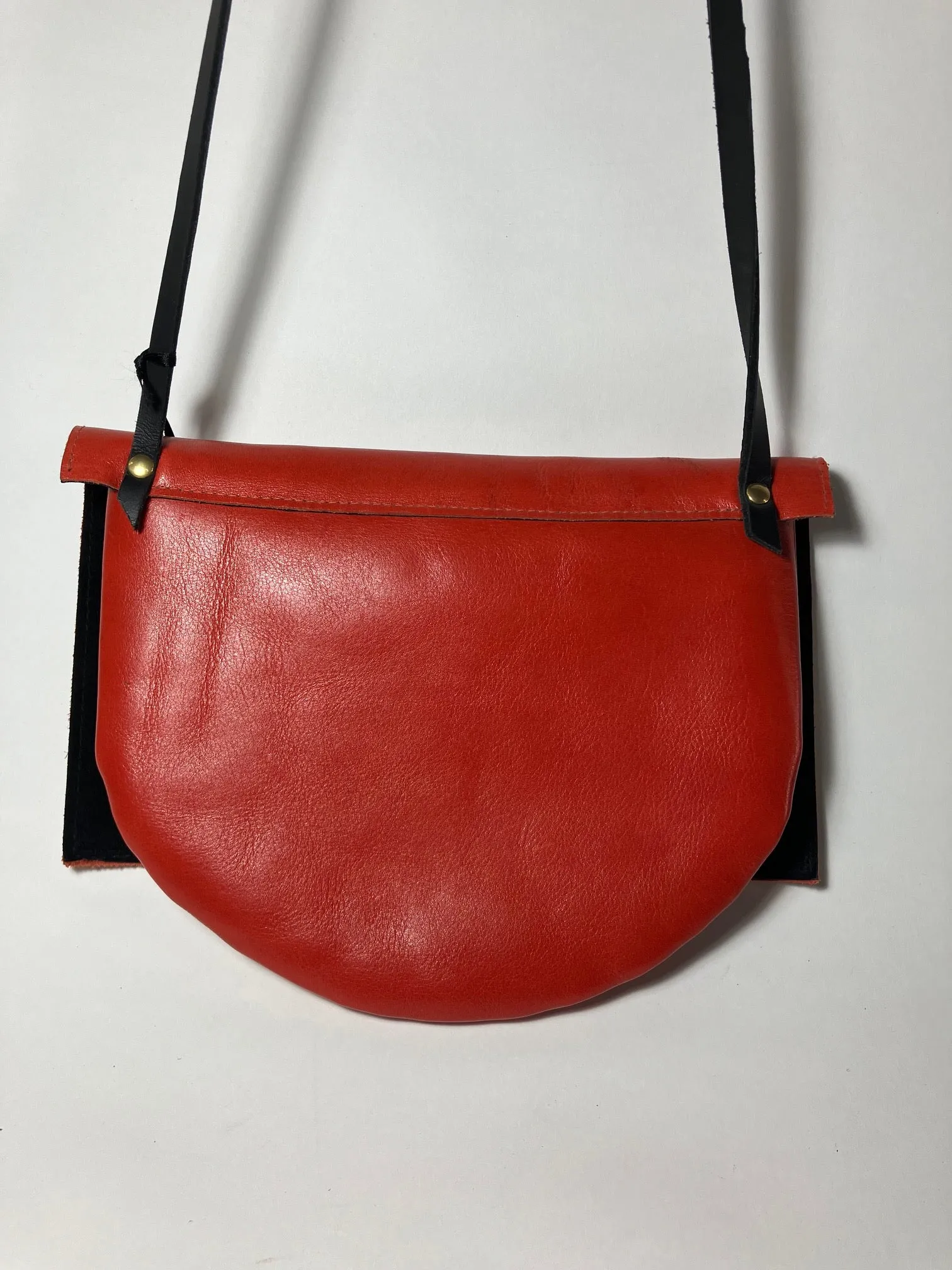 SAMPLE. ONE OF A KIND Minimalist small leather bag in bright red leather