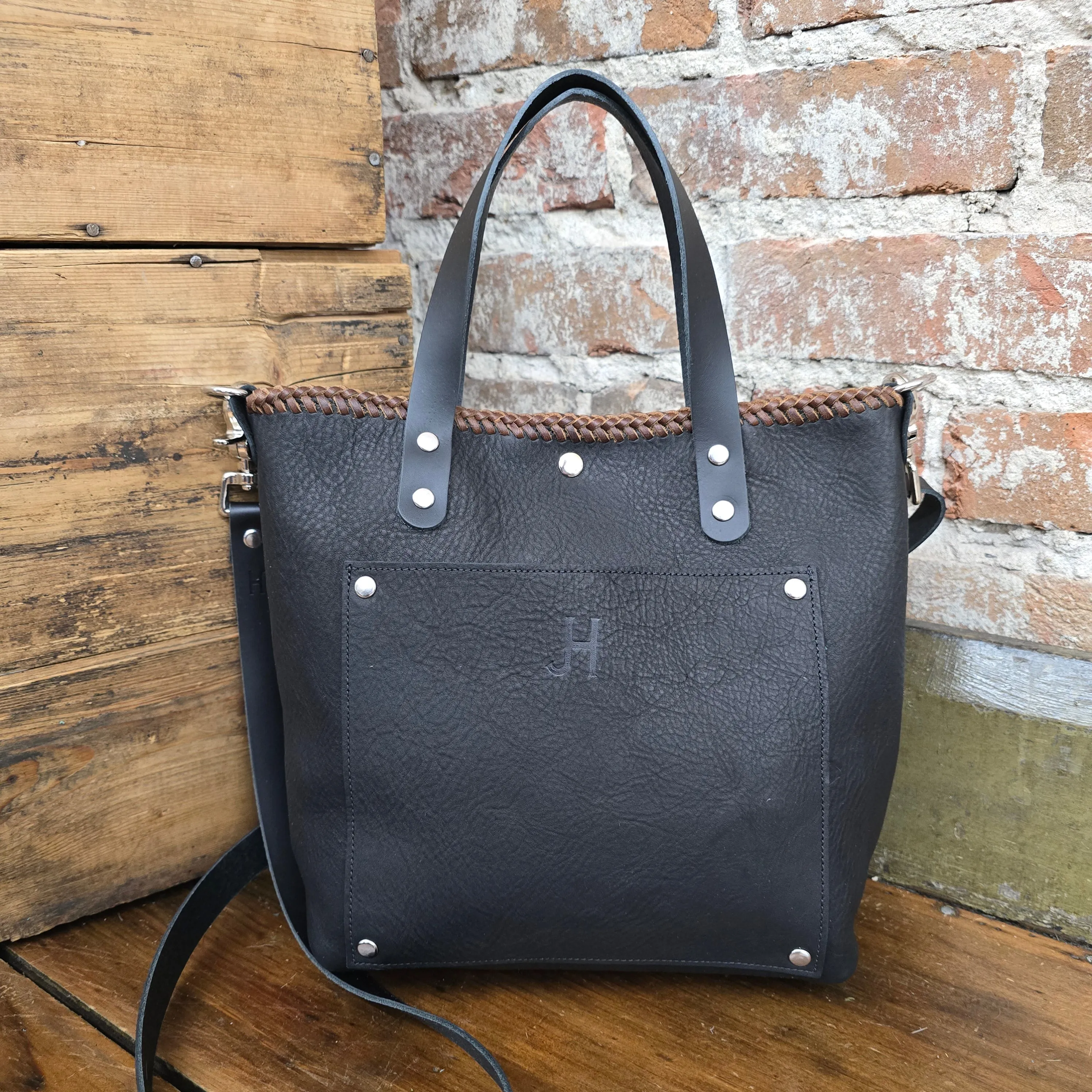 Shorty Tote (Pebbled Black/Chestnut) JH07258