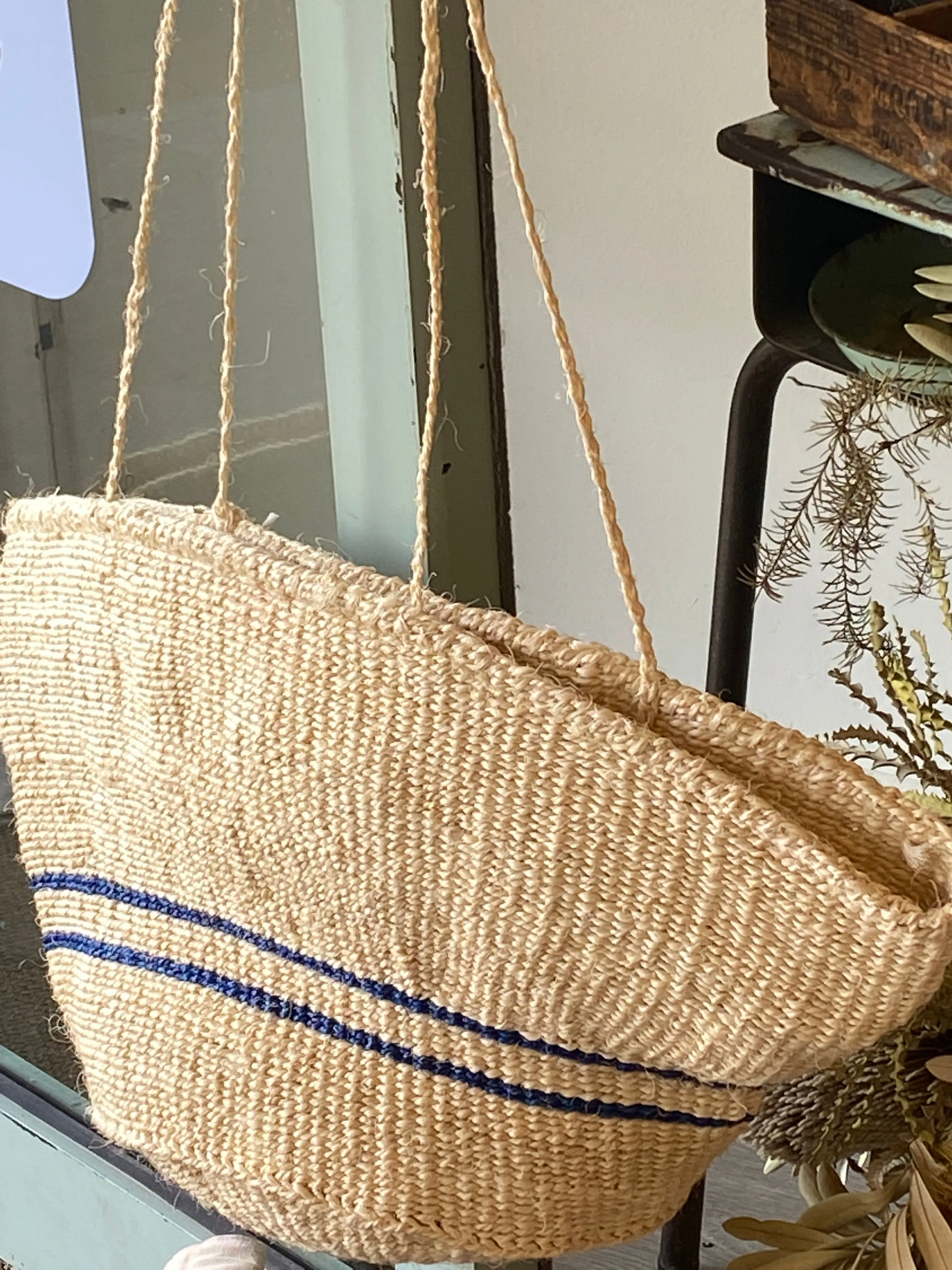 Sisal market shopper with stripes