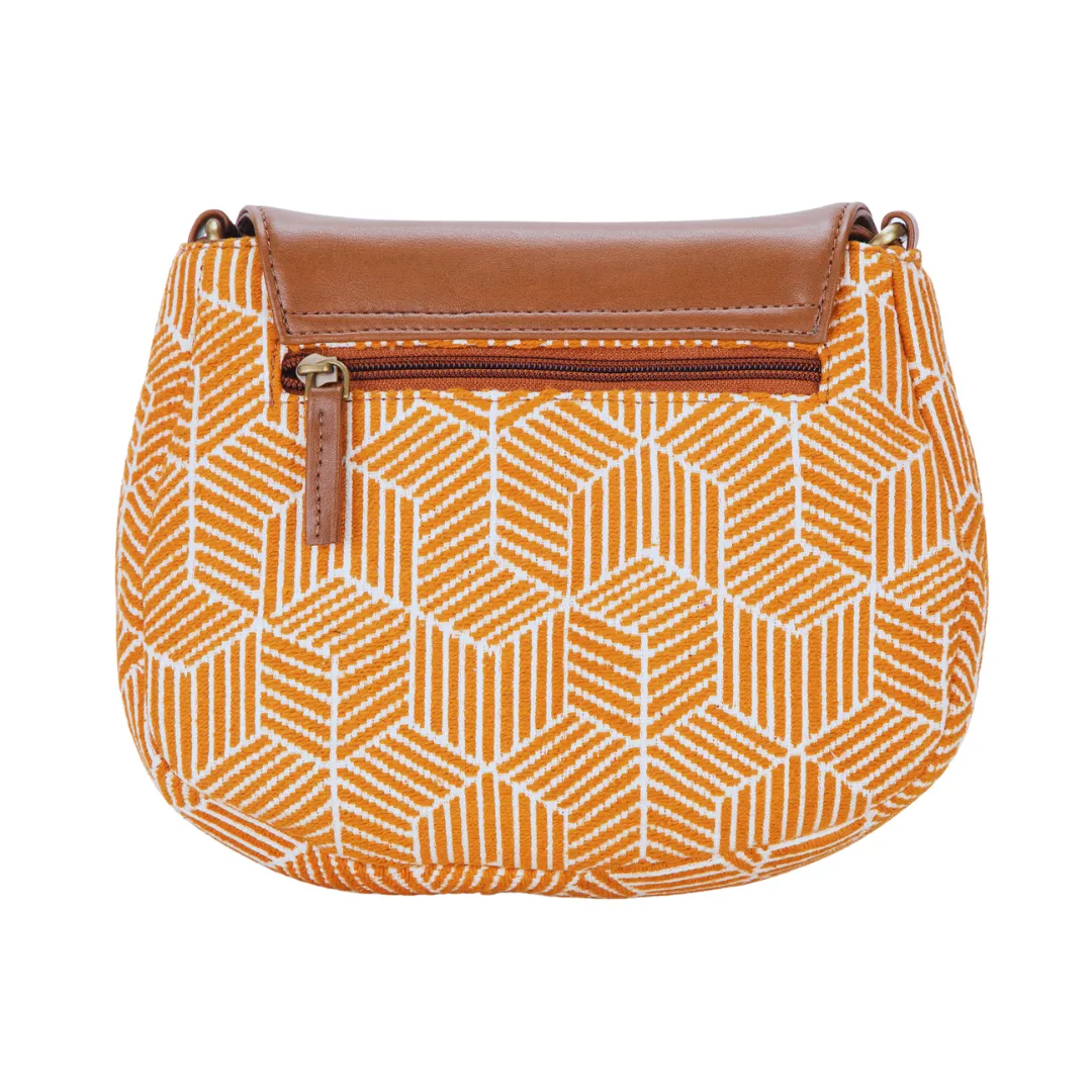 The Curvy Sling Bag (Mellow)